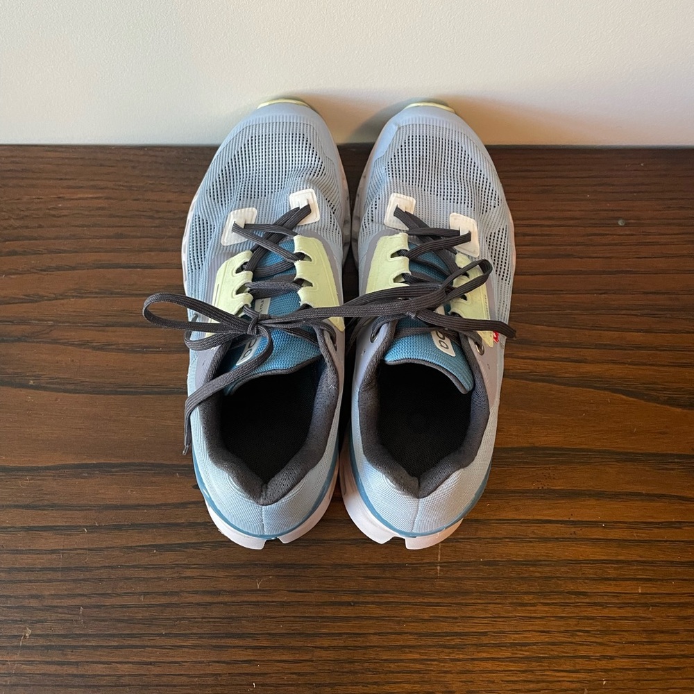 On Cloudmonster Sneakers